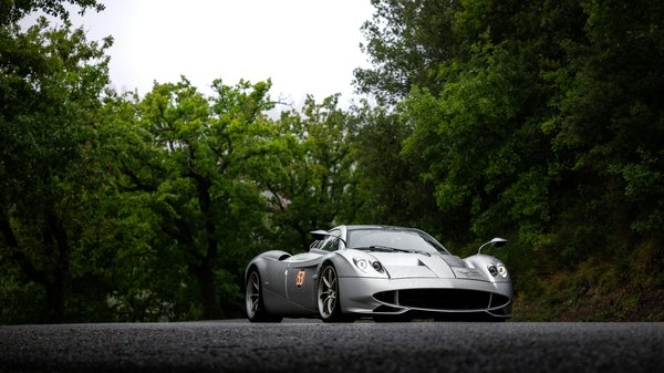 How to retrofit a digital dashboard in a classic British car for a modern look?